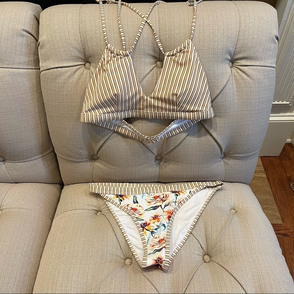 CUPSHE Striped & Floral Bikini Swimsuit Sz M NWT